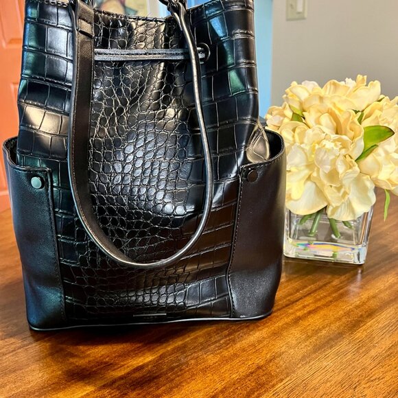 Aldo Women's Black Alligator Embossed Bucket Bag Shoulder Bag With Drawstring - Picture 3 of 9